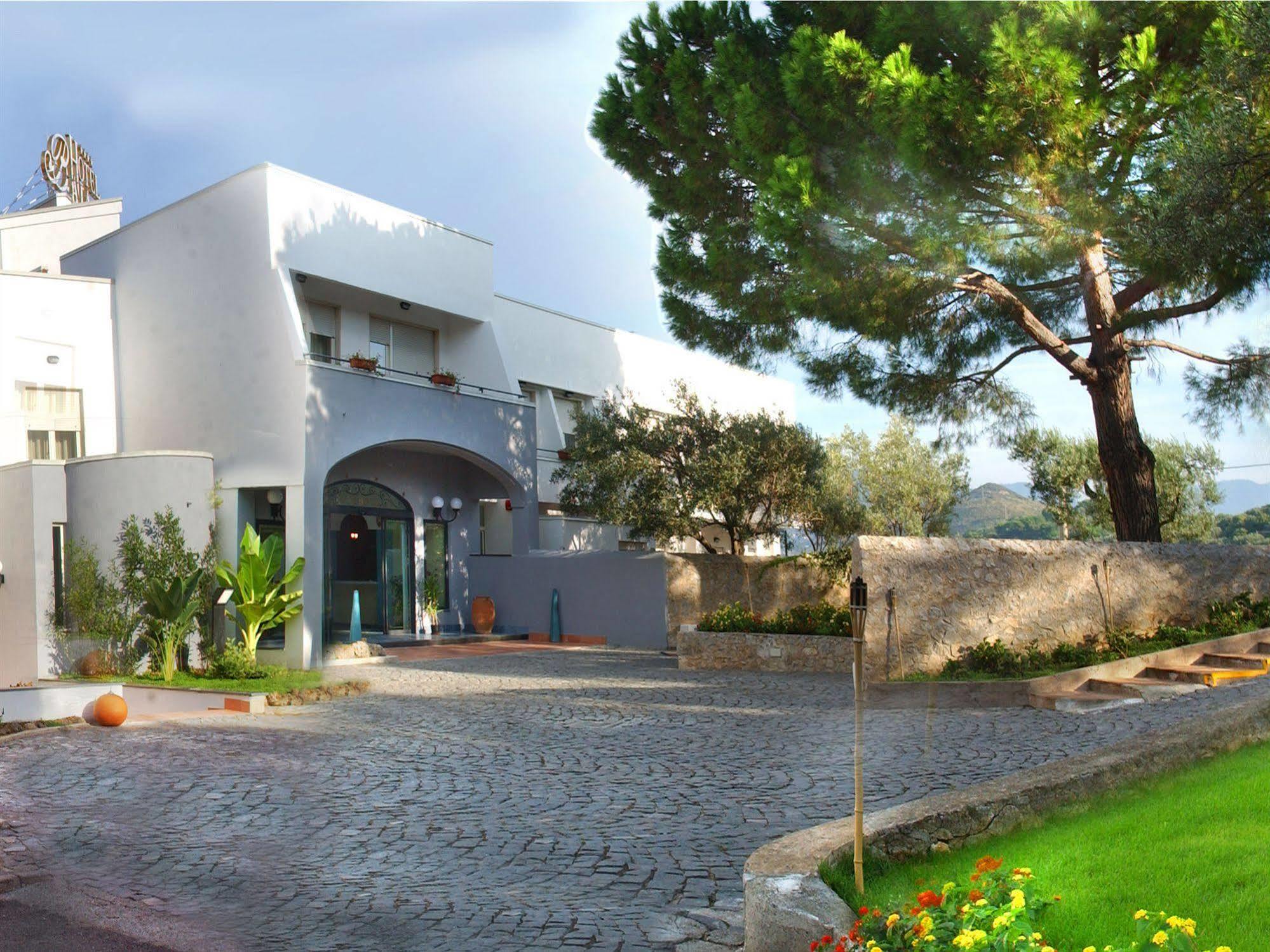 Hotel Baia Палинуро Экстерьер фото
