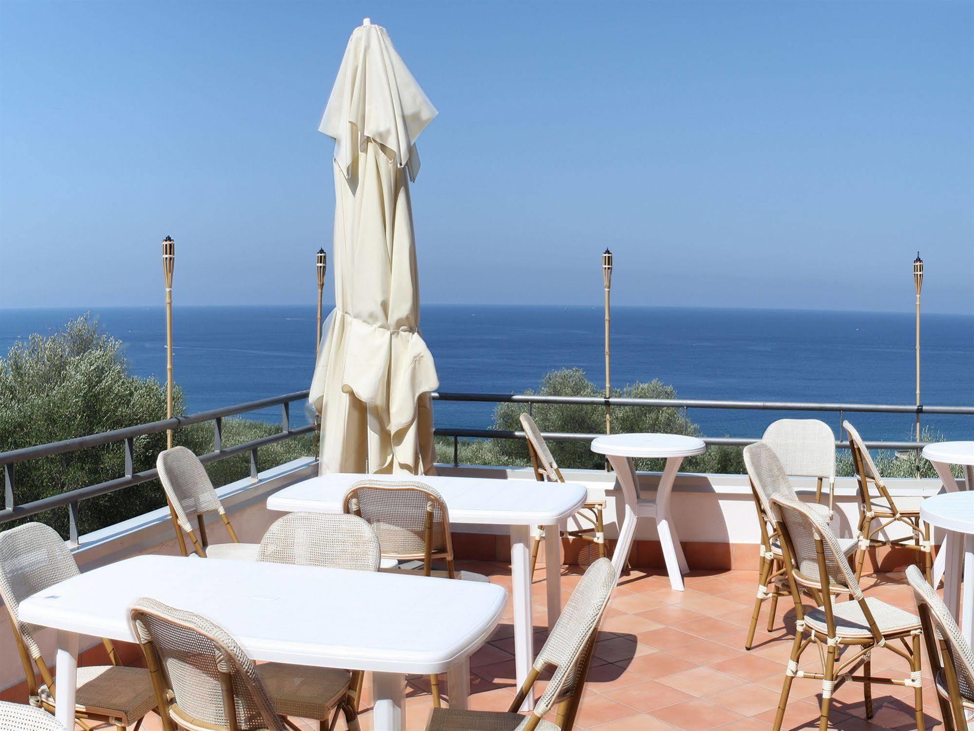 Hotel Baia Палинуро Экстерьер фото